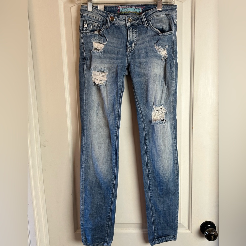 KanCan Estilo Distressed Medium Blue Wash Skinny Jeans VBK1072R